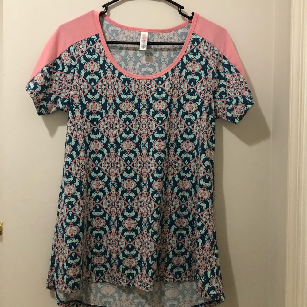 LuLaRoe XS Classic Tee